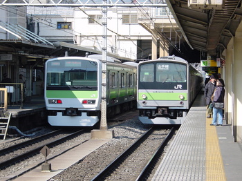 JR東日本複数車両-13（山手線E231系・205系）.JPG